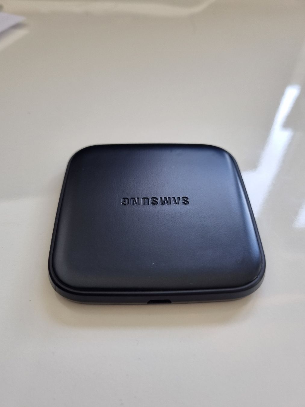 Samsung Caricabatterie: Samsung Wireless Charger (Induktion) – Usato da Turbenthal venduto da Julicardo 1