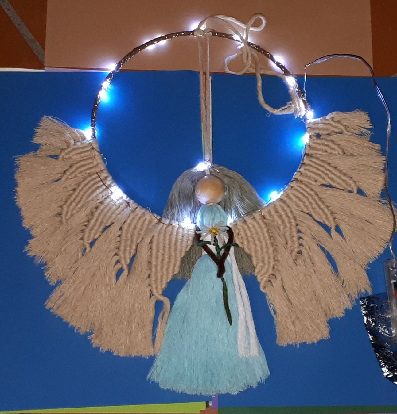 Tutte le decorazioni: Makramee-Wandbehang Engel mit Lichterkette – Nuovo (secondo la descrizione) da Plagne venduto da Reticulum01