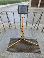 Strahler mit Stativ Baustrahler Arbeitsscheinwerfer neuwetig