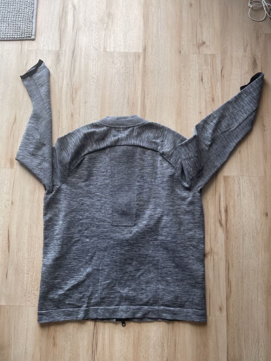 Nike Vestes: Veste Nike grise fermeture éclair  M  pour messieurs – D'occasion à Kloten par Vermicelles 8