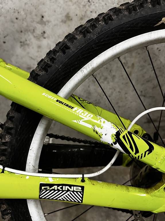 Biciclette: Vélo VTT DH Freeride Scott Voltage – Usato da Crans VD venduto da mis_lq8h 4