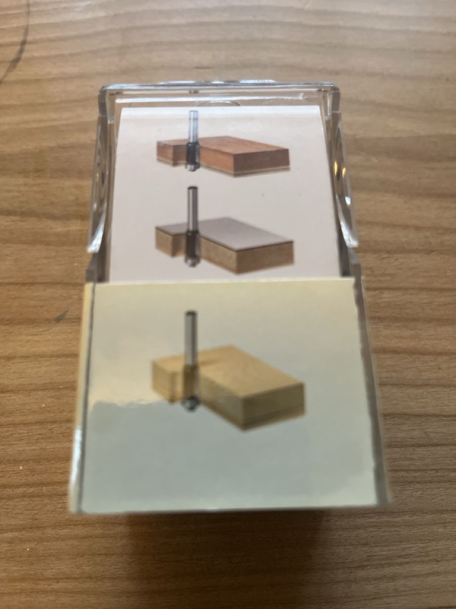 Bosch Tutti gli attrezzi: Bosch Nutfräser 8mm - Originalverpackt! Top! – Usato da Winterthur venduto da Pulator 1
