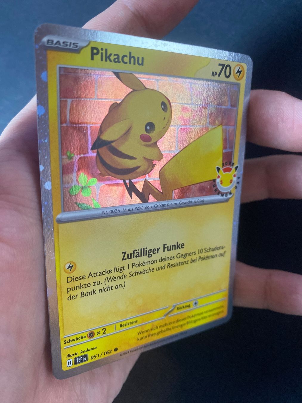 Pokémon Cartes à collectionner: Pikachu 51 STAMPED Holo 30 PD- Temporal Forces - DE – D'occasion à Hausen AG par Shrade 2