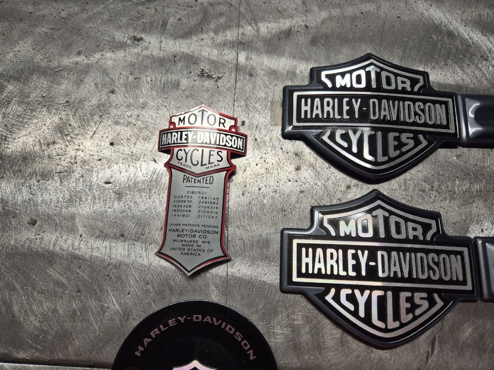 Harley-Davidson Tutti i ricambio per moto: Logos  Harley Davidson  – Usato da Le Locle venduto da CHEGUA 1