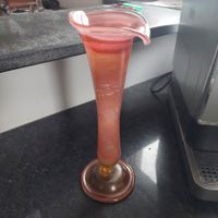 Glas Fussvase, Jugendstil, rötlich- amber