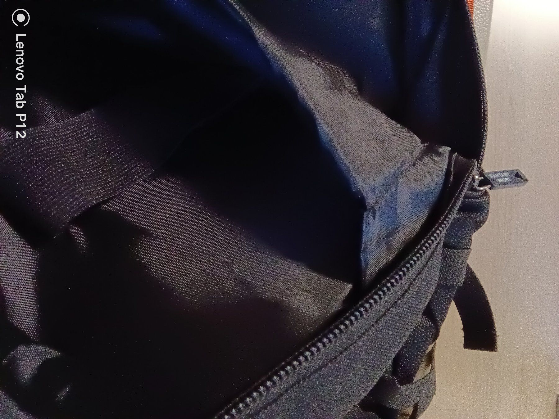 Zaini: Geräumiger Rucksack mit vielen Fächern – Usato da Horn venduto da Corazon15 4