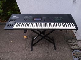 Synthesizer (Synthi) Yamaha SY99