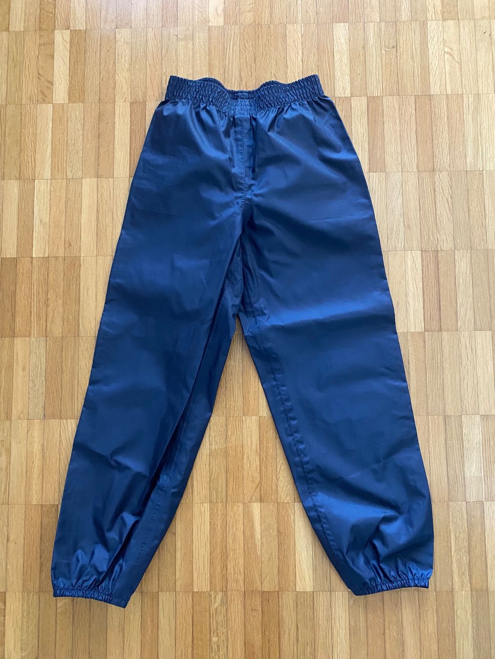 Decathlon Pantaloni: Pantalon de pluie imperméable – Usato da Basel venduto da OK2010