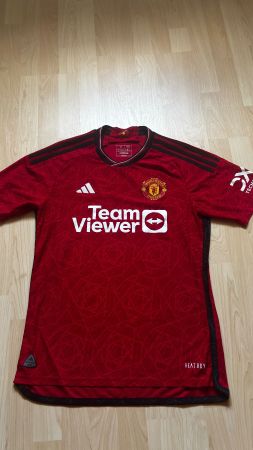 Manchester United 2023/24 Authentic Trikot + Shorts Grösse M