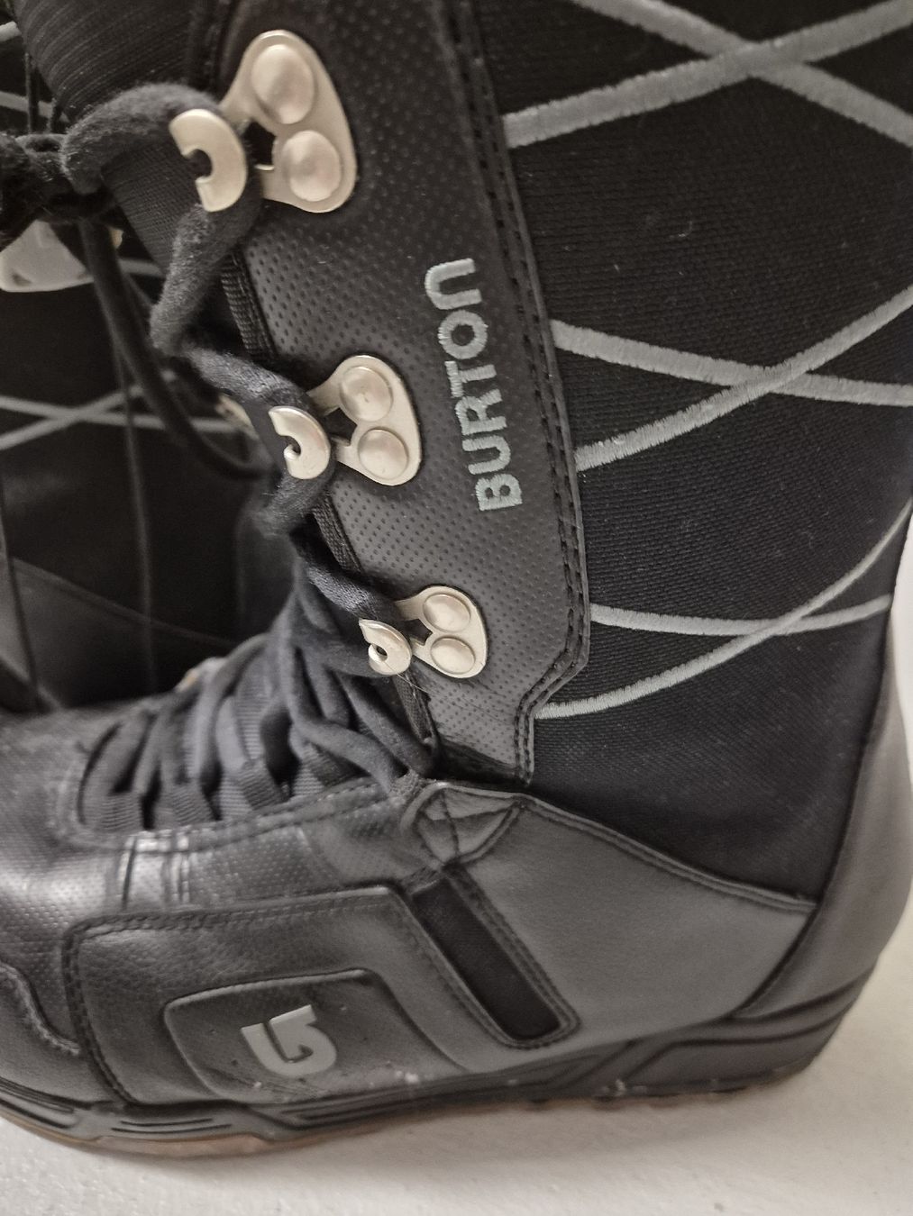 Burton Scarpe da uomo: Burton Snowboardschuhe Gr. 41,5 – Usato da Aeugst am Albis venduto da miizli 1