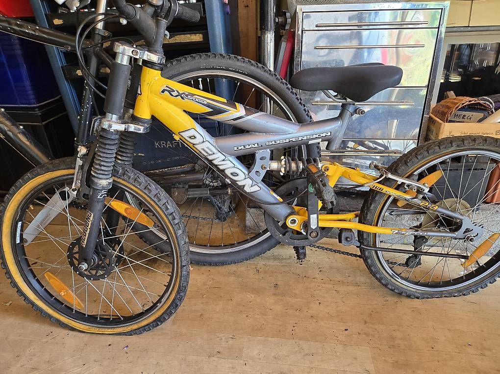 Velos: 4 Stück MTB Scott, Crosswave + 2 Kinderfully – Gebraucht aus Biel/Bienne von Rouf7 1