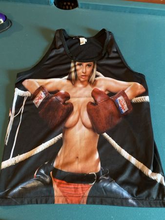 Ausgefallenes Tanktop mit Boxerin Motiv, Grösse L, neuwertig