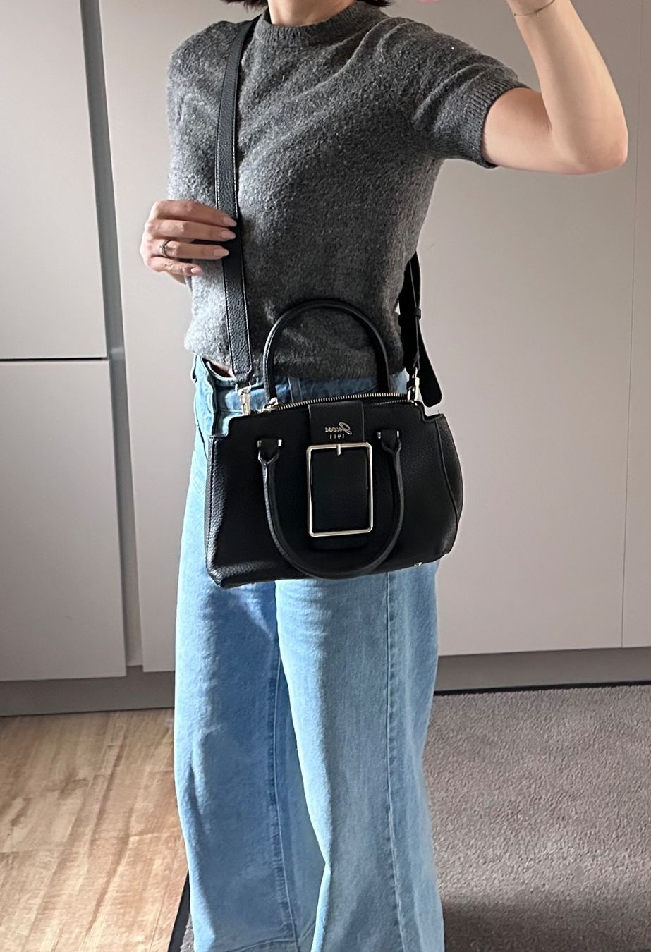 Guess Borse da donna: Sac à main Guess – Nuovo (secondo la descrizione) da Geneveys-Coffrane venduto da sar_rb75 7