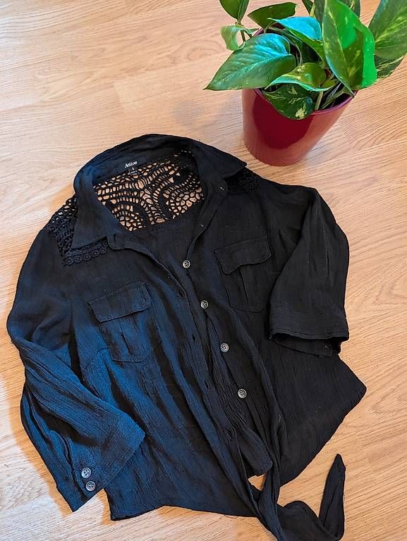 Chemisiers: Vintage schwarze Bluse S – D'occasion à Bern par ber_jsl2