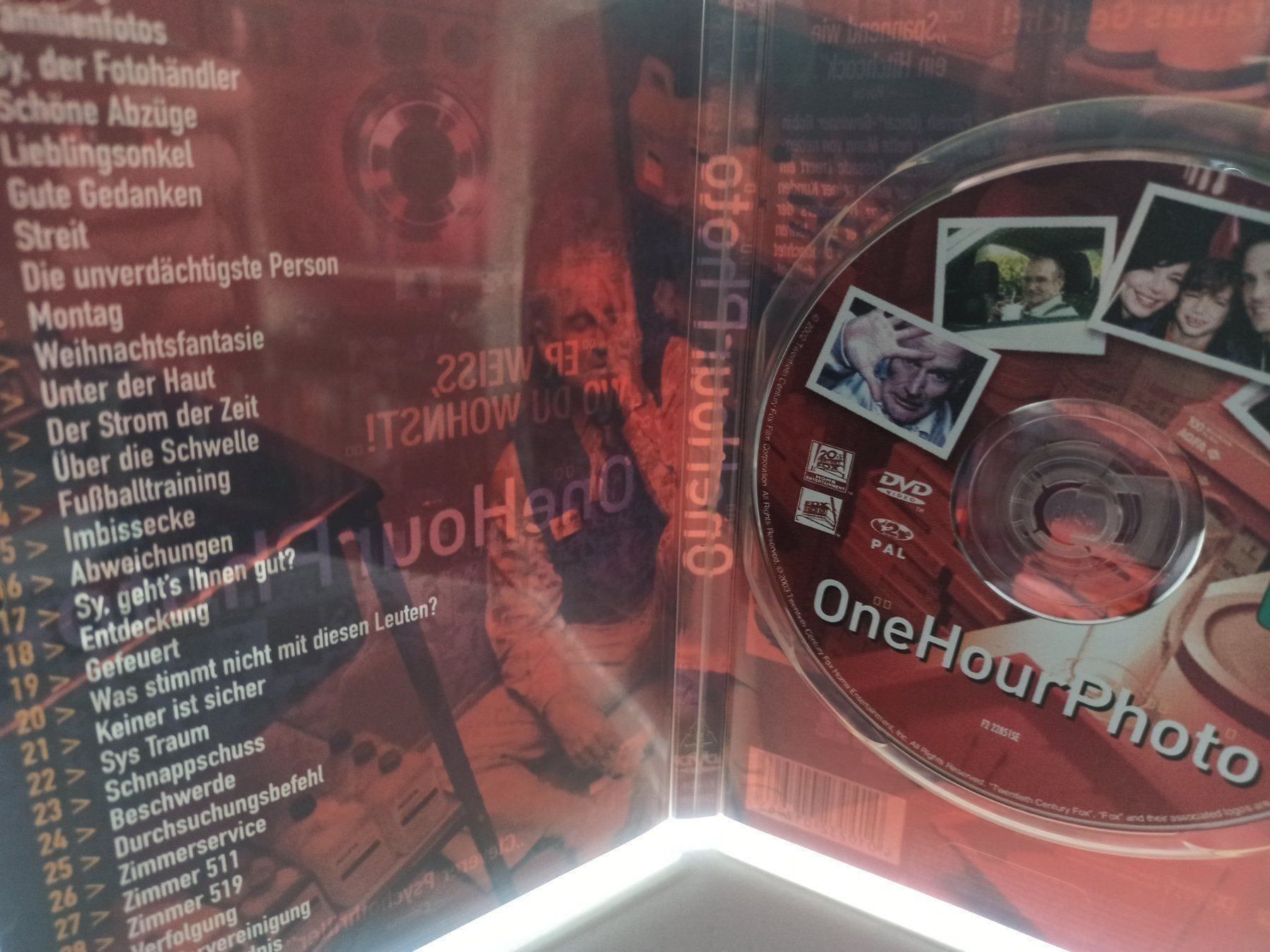 Tutti i DVDs: One Hour Photo – Usato da Dübendorf venduto da kb86_MOVIE 2