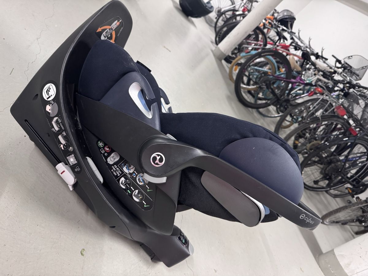 Cybex Seggiolini per auto: Cybex Cloud Z i-Size Babyschale mit Base Isofix – Usato da Zürich venduto da ber_bqk5 2