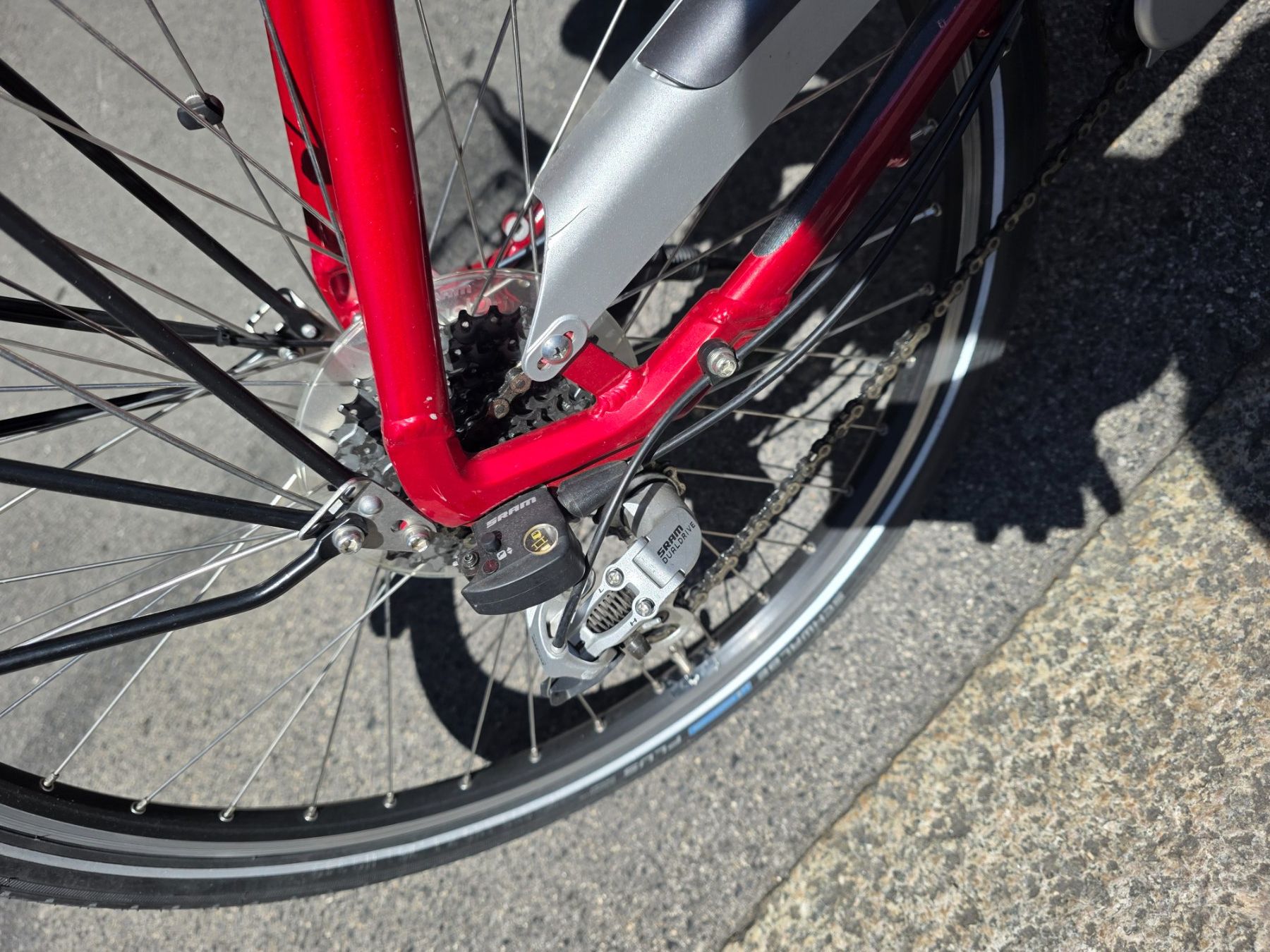 Flyer Velos: Vélo électrique Flyer rouge taille M – Gebraucht aus Rapperswil SG von stromvelo 3