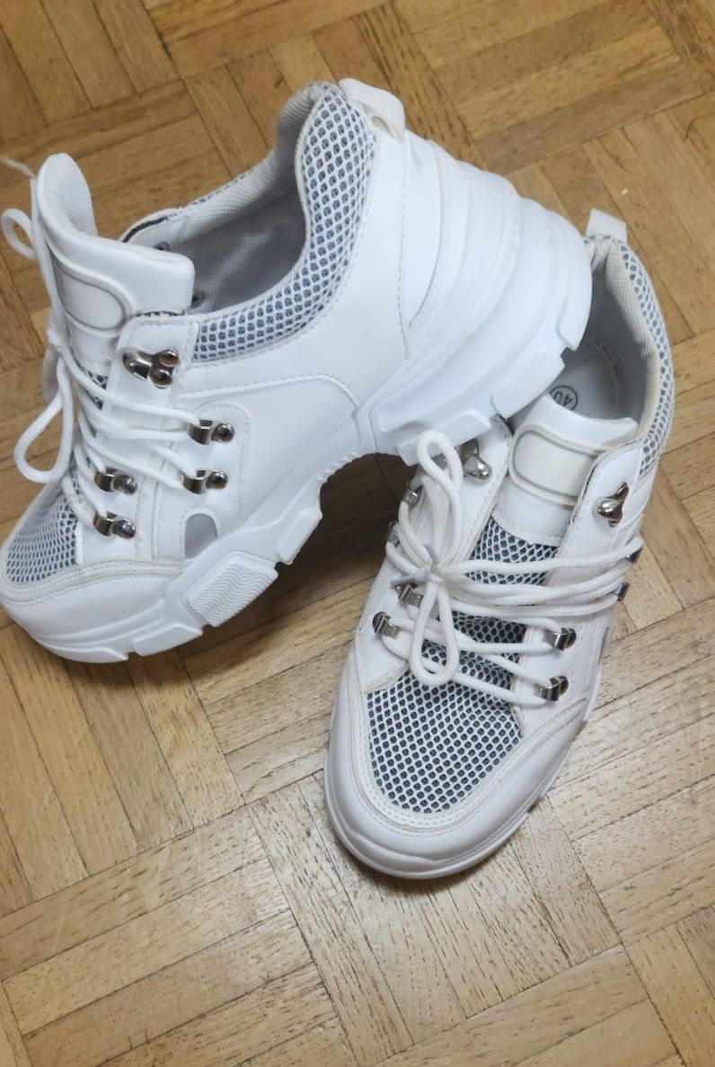 Scarpe da donna: Sneakers – Usato da Zürich venduto da alv_pqz2