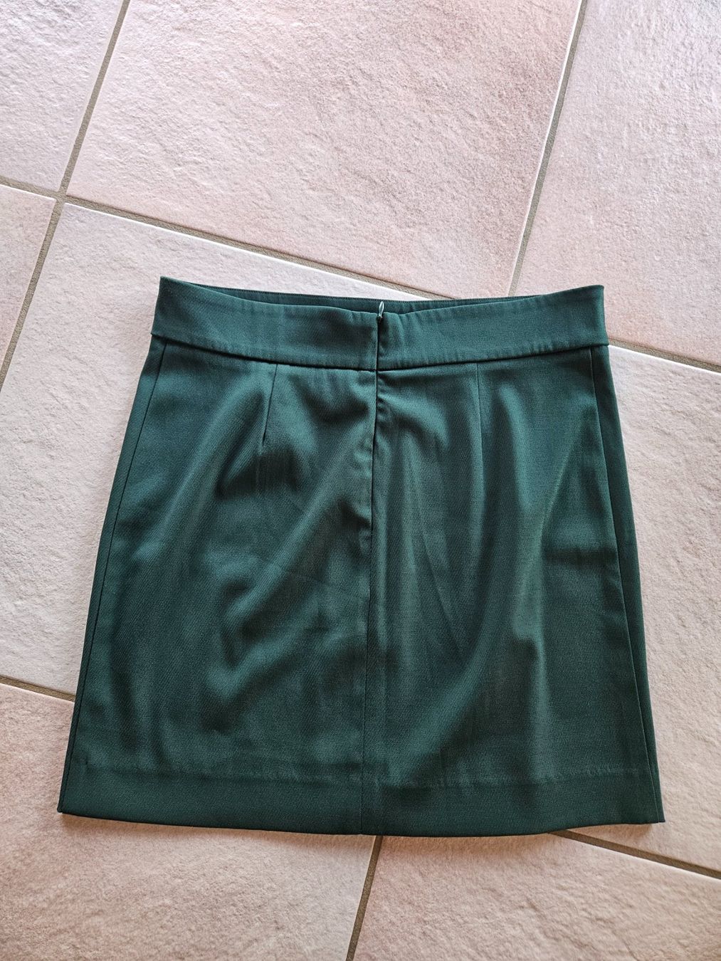 Gonne: Jupe vert foncé taille M – Usato da Vétroz venduto da sas_yln5 1