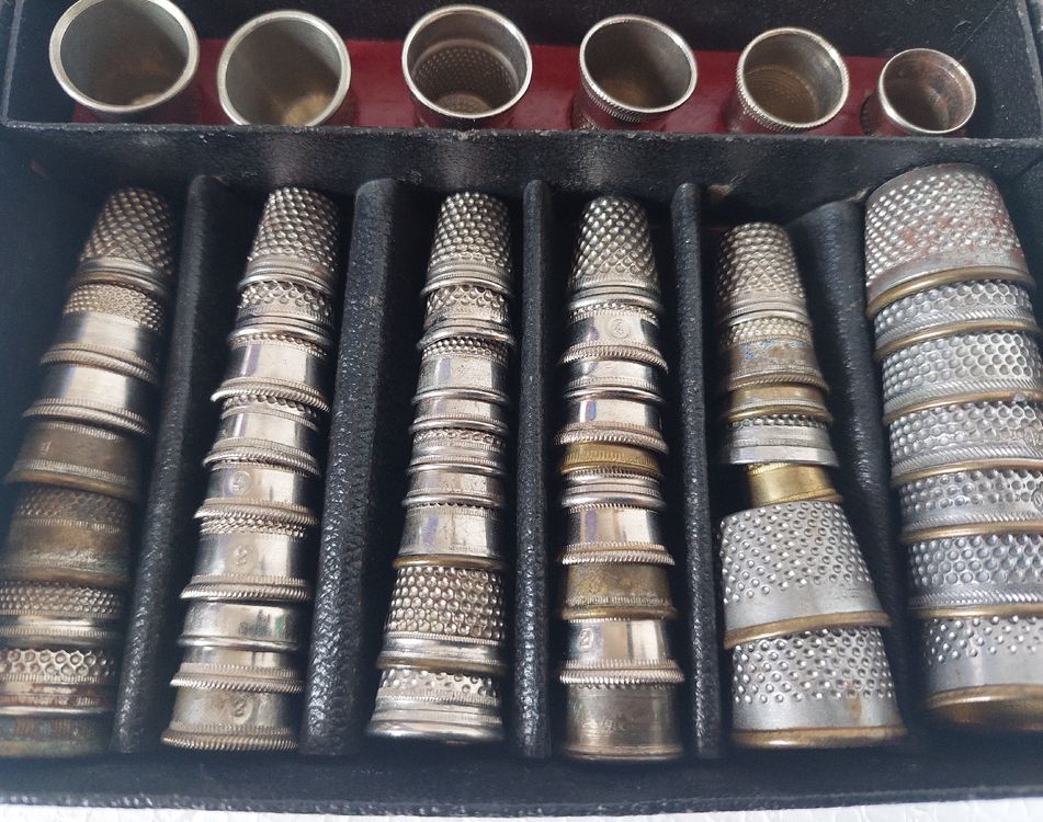 COZERI Fingerhut Set 12 Stück - Verstellbare Vintage Metall Fingerhüte Anti-Rutsch