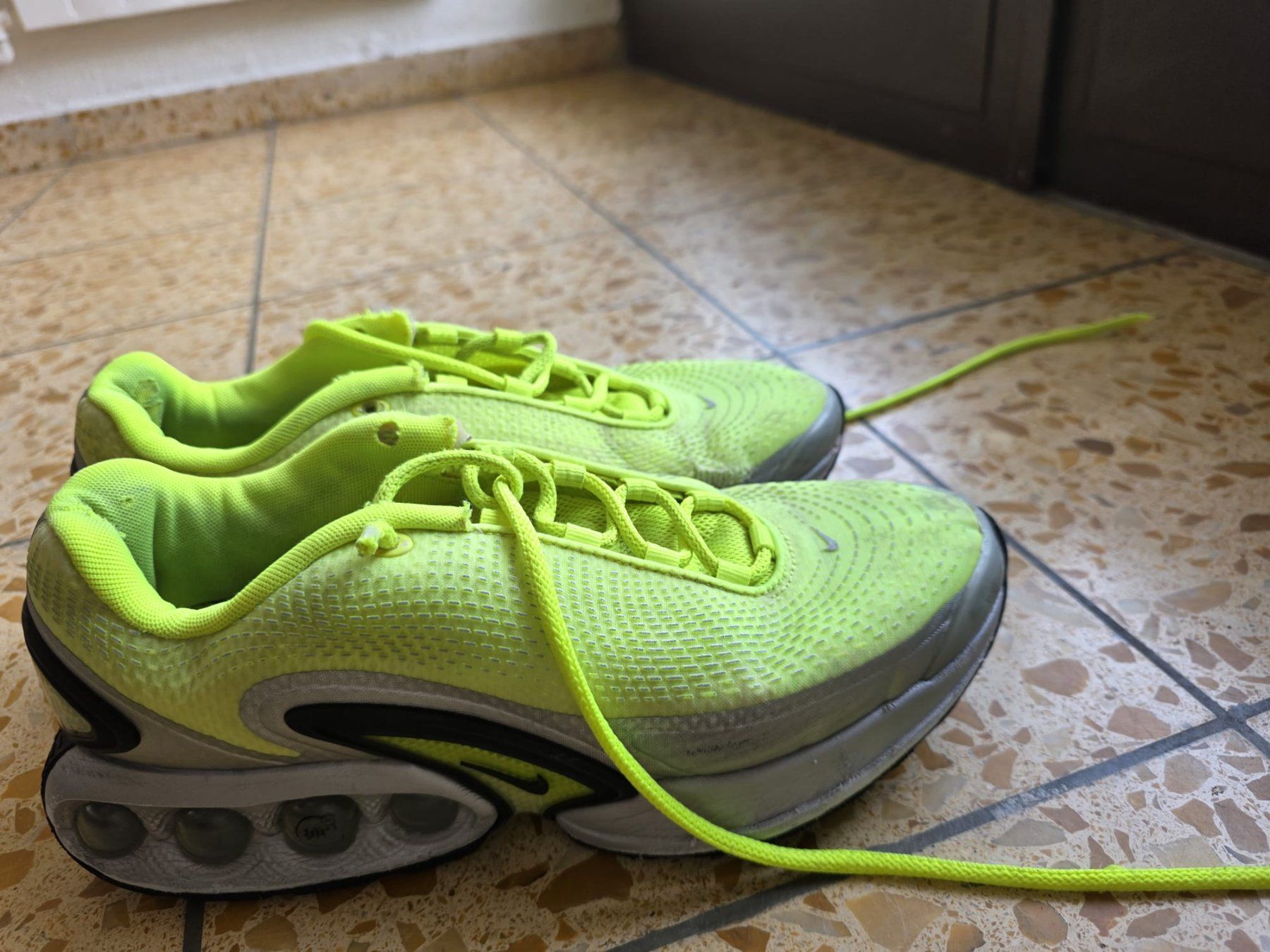 Nike Scarpe da uomo: Nike Tns Neon Green – Usato da Wallisellen venduto da leonsk