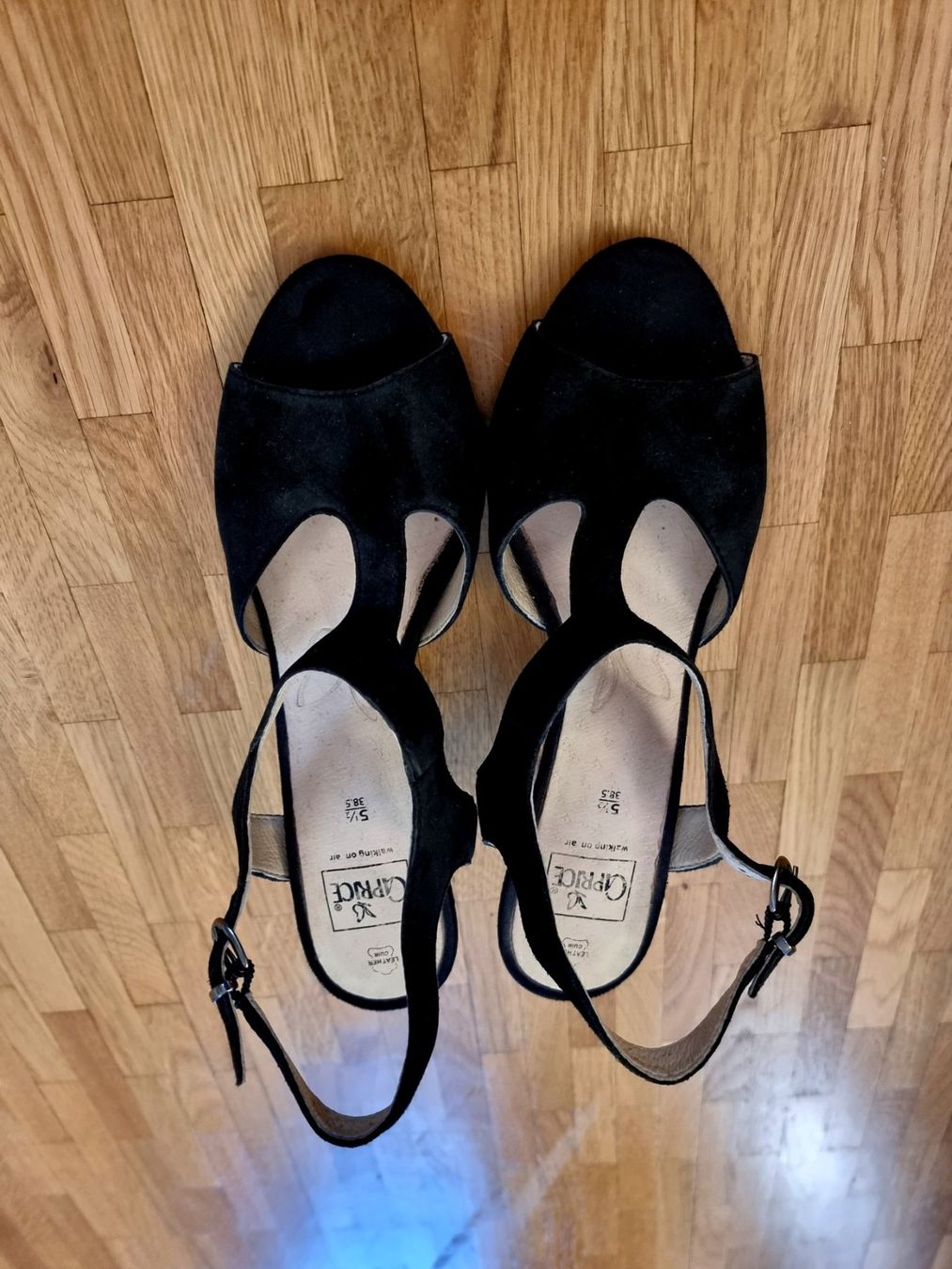 Scarpe da donna: Sandales cuir/daim noires Caprice taille 38.5 – Usato da Veyrier venduto da Leilazizou 2