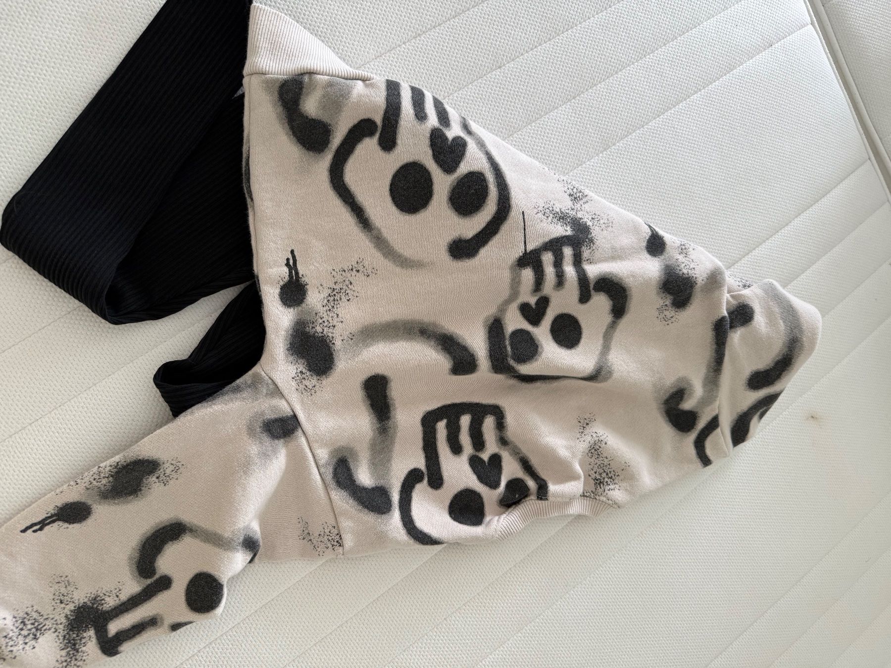 Lotti & Set di vestiti: Cool Skull Print Sweater and Lrggings – Usato da Oberglatt ZH venduto da Sale12 3