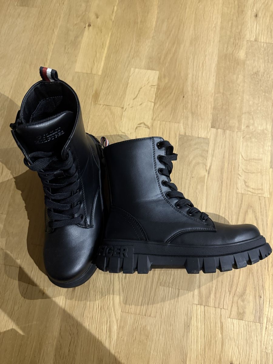 Tommy Hilfiger Scarpe per ragazze: Tommy Hilfiger Boots Gr. 32 – Nuovo (secondo la descrizione) da Herzogenbuchsee venduto da Meeret 1