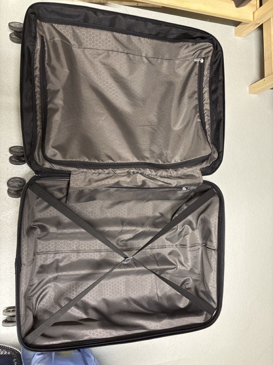 Samsonite Reisekoffer: Samsonite Suitcase Hard Shell – Gebraucht aus Zürich von kam_ysh2 1