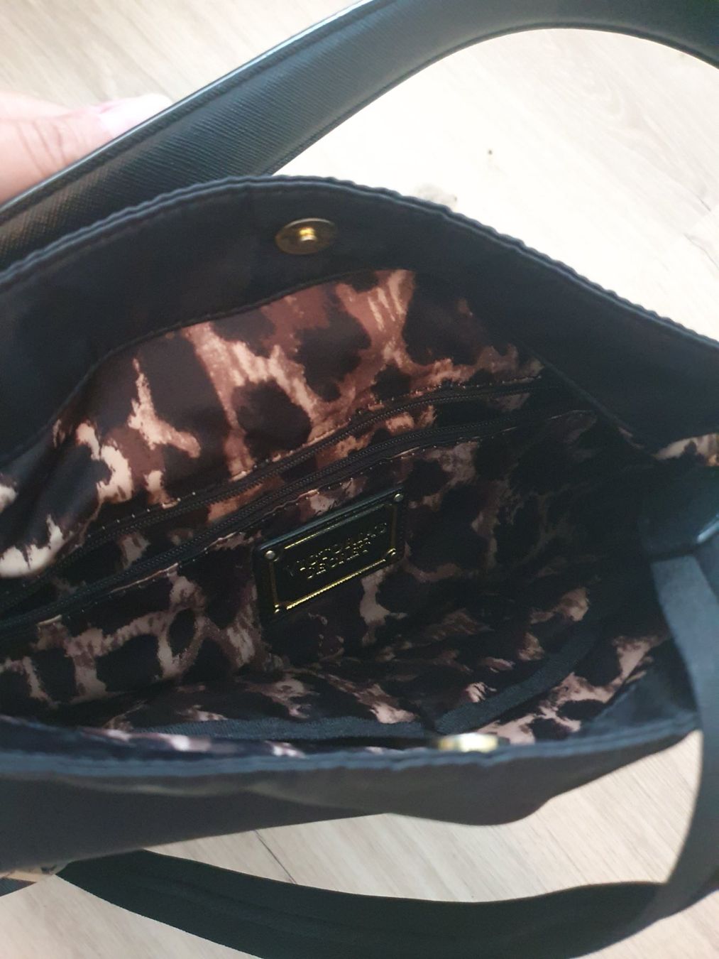 Victoria's Secret Taschen für Damen: Schwarze Handtasche Victoria's Secret – Gebraucht aus Nussbaumen AG von jul_t76k 2
