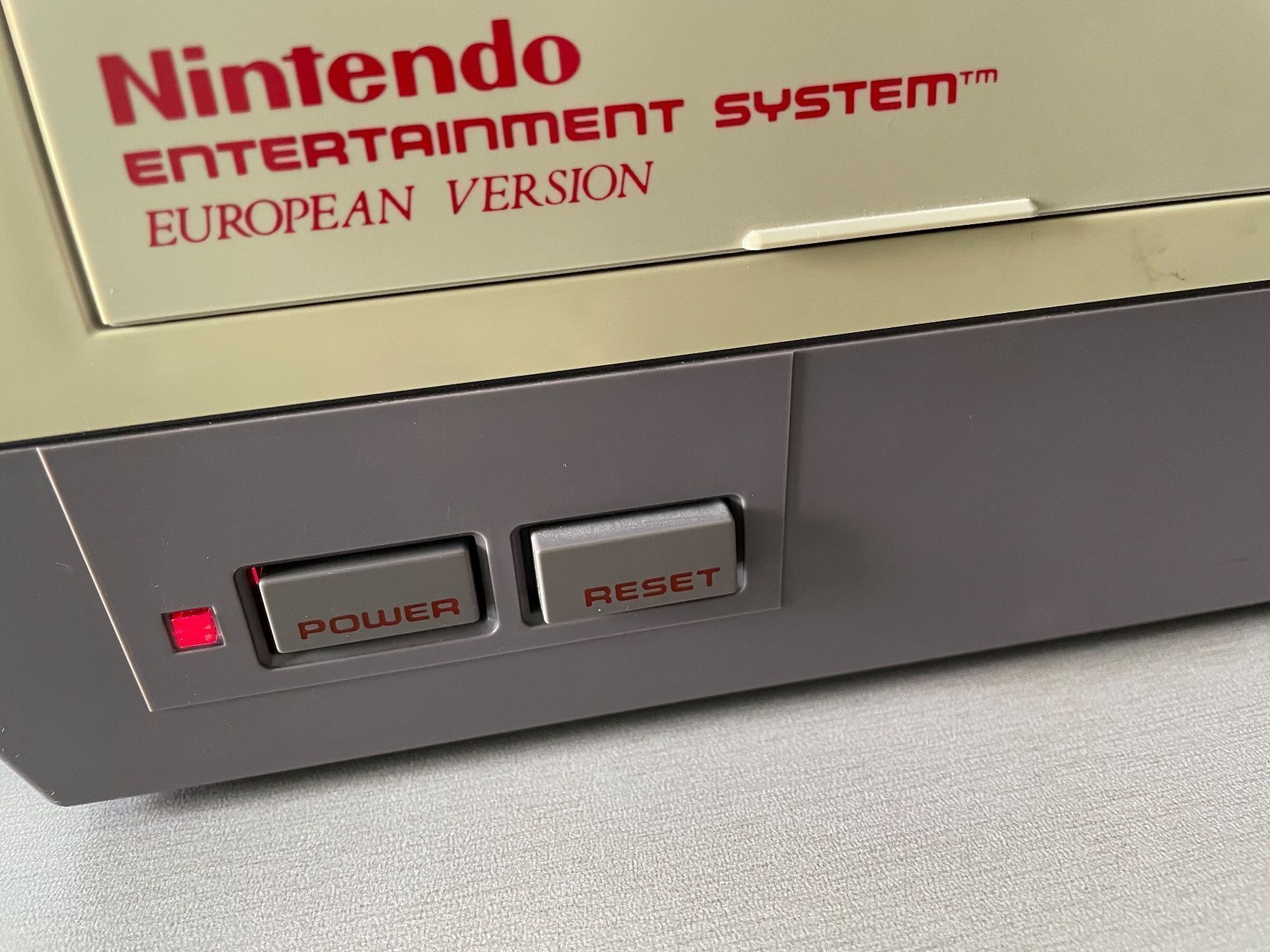 Nintendo Console: Nintendo Original NES Konsole, Controller & Games Set RETRO – Usato da Glattfelden venduto da Danshari 1