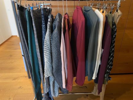 Kleiderpaket Damen Hosen, Jacken, Blusen, Schal 16-teilig S