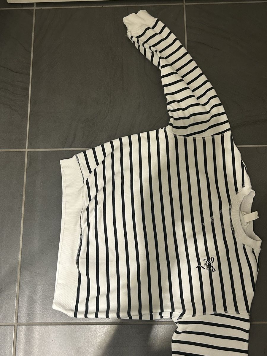 H&M Pullover & Sweatshirts: Damen Pullover gestreift  – Gebraucht aus Niederurnen von hee_s95t 1