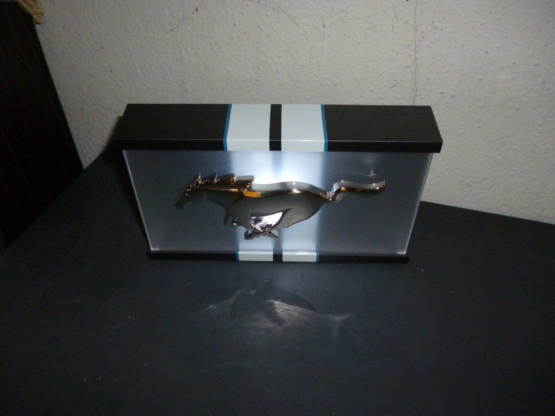ACME Modellautos: Ford Mustang Collector Light-Box ACME – Neu und originalverpackt aus Niederwil SG von Kaicorner03 2