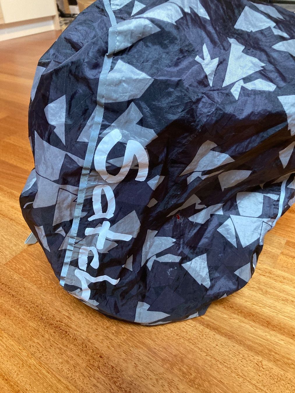 Ergobag Borse & Zaini: Ergobag Schulranzen mit Regenschutz und Turnsack – Usato da Benglen venduto da fla_5n7c 5