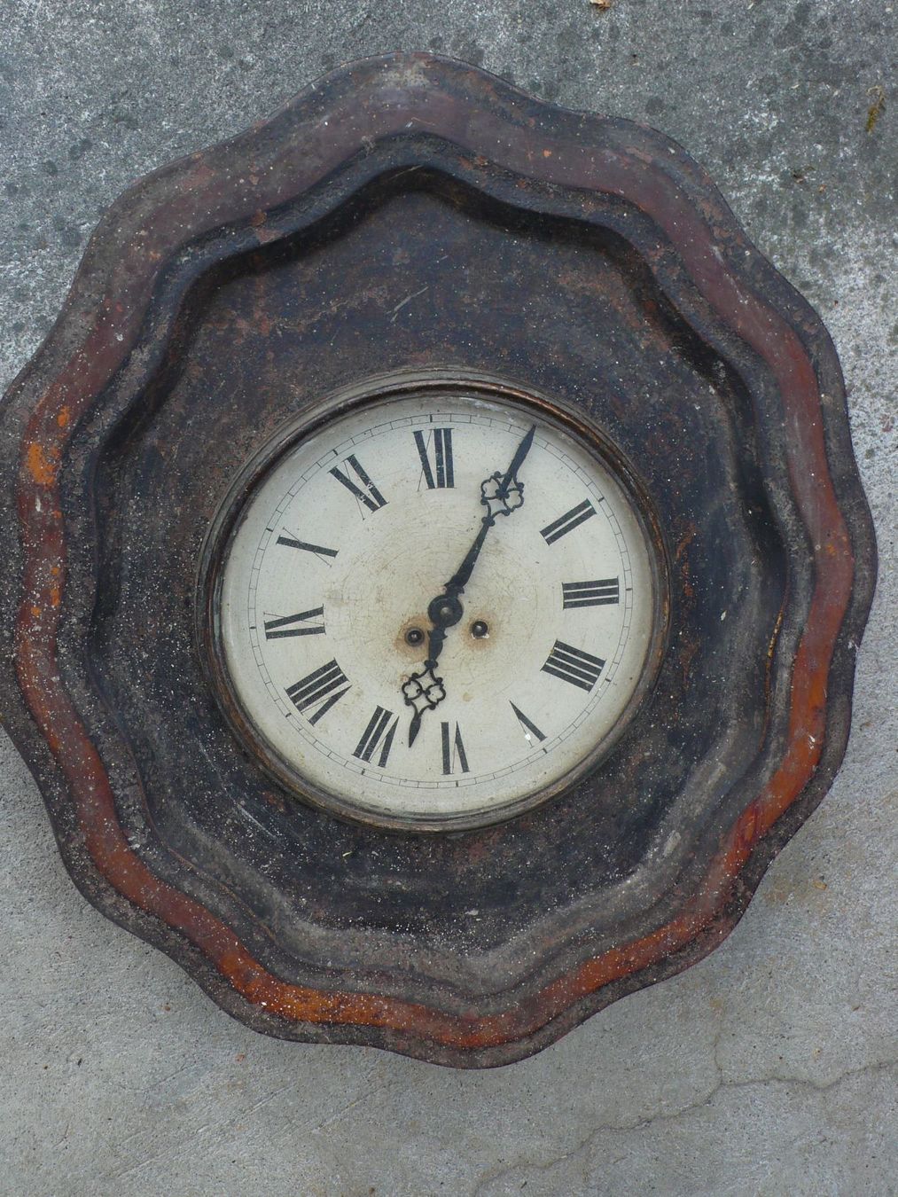 Orologi da terra & Orologi da parete: Alte Morez-Uhr im Blechgehäuse – Usato da Flaach venduto da Monisoldshop 1