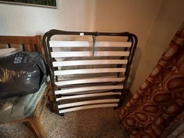 Klappbett Metallgestell mit Lattenrost