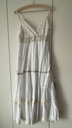 Sommerkleid weiss Einheitsgrösse mit Pailletten bestickt