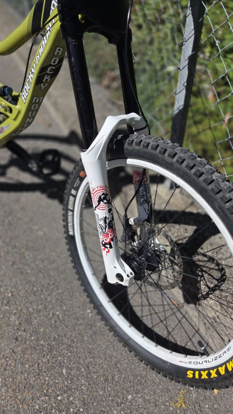 Rocky Mountain Bicycles Biciclette: Rocky Mountain Downhill – Usato da Wasen im Emmental venduto da Reco74 2