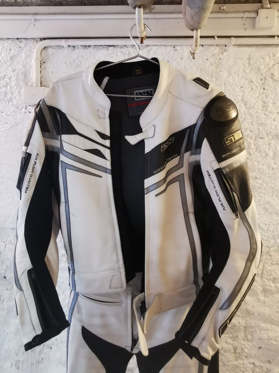 IXS Completi: IXS Lederkombi Motorrad Zweiteiler – Usato da Näfels venduto da carlaleuz 2
