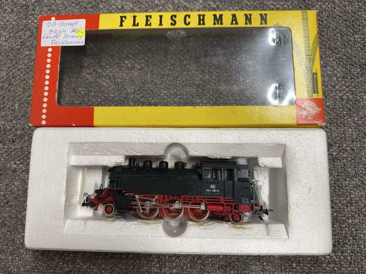 Fleischmann Modelleisenbahnen: Fleischmann Dampflok BR64 064 389-0 Ho  – Gebraucht aus Berikon von TopLok 1