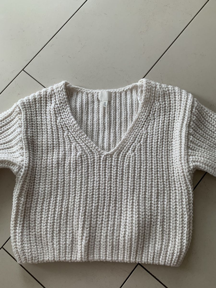 Maglioni & Felpe: Kurzer Pullover mit V- Ausschnitt von H&M Gr. S – Usato da Ellikon an der Thur venduto da Bali1999 2
