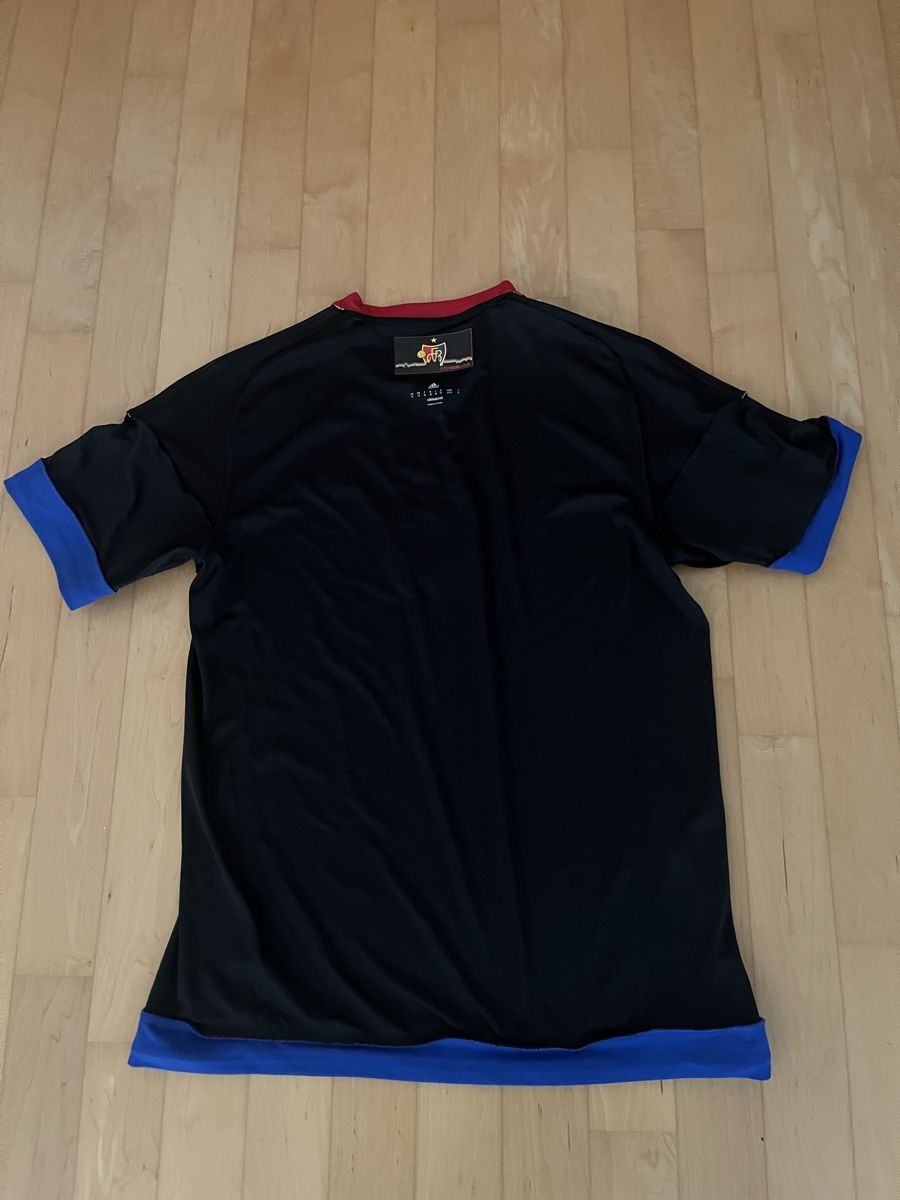 Canottiere & Pantaloni: Fussballtrikot FCBASEL Größe M – Usato da Allschwil venduto da Manolictus 4