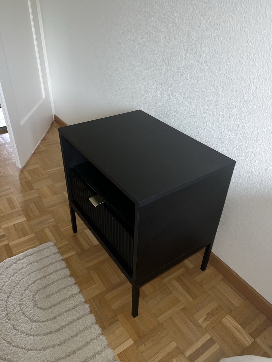 Comodini: Liouba Nachttischli in schwarz – Usato da Niederlenz venduto da CXClouds 2