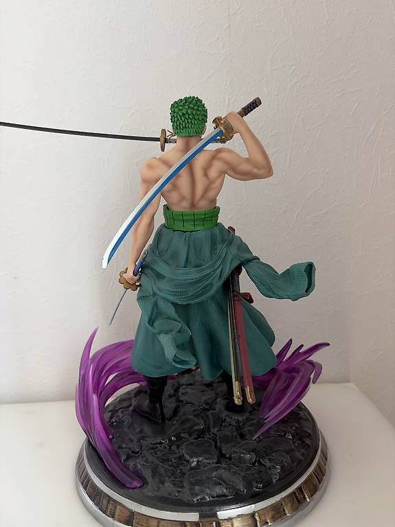 Statuette: Figurine de Zoro - one piece  – Usato da Chavannes-de-Bogis venduto da bla_7nrp 1