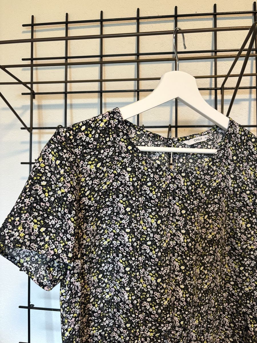 Only Vestiti: Sommerliches Blumenkleid von Only, Gr. 38 – Usato da urnäsch venduto da sar_td5y