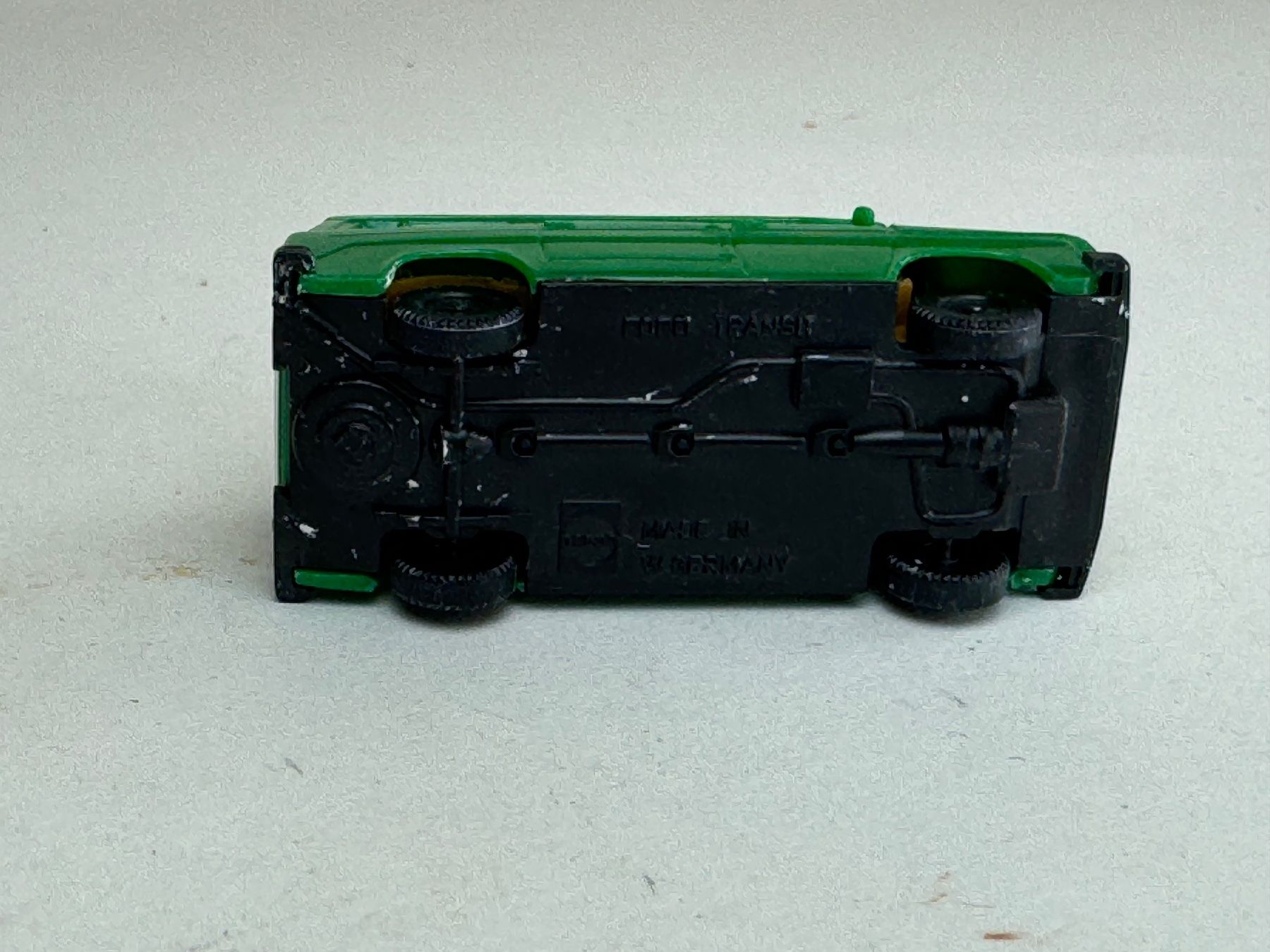 Herpa Modellini d'auto: Herpa Ford Transit Kombi grün – Usato da Elm venduto da Wikmtz 2