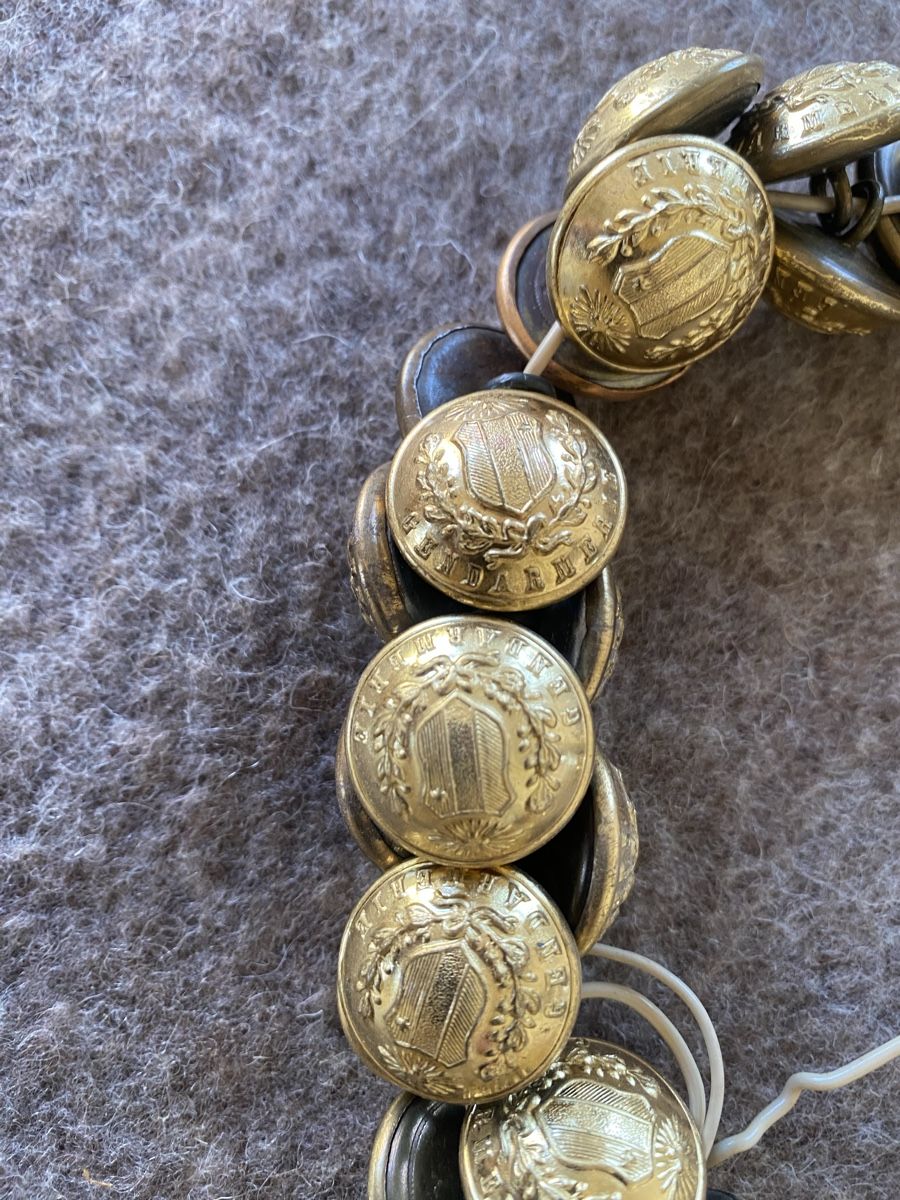 Uniformi: Boutons dorés vintage Gendarmerie  – Usato da Lausanne venduto da Csamadhi 5