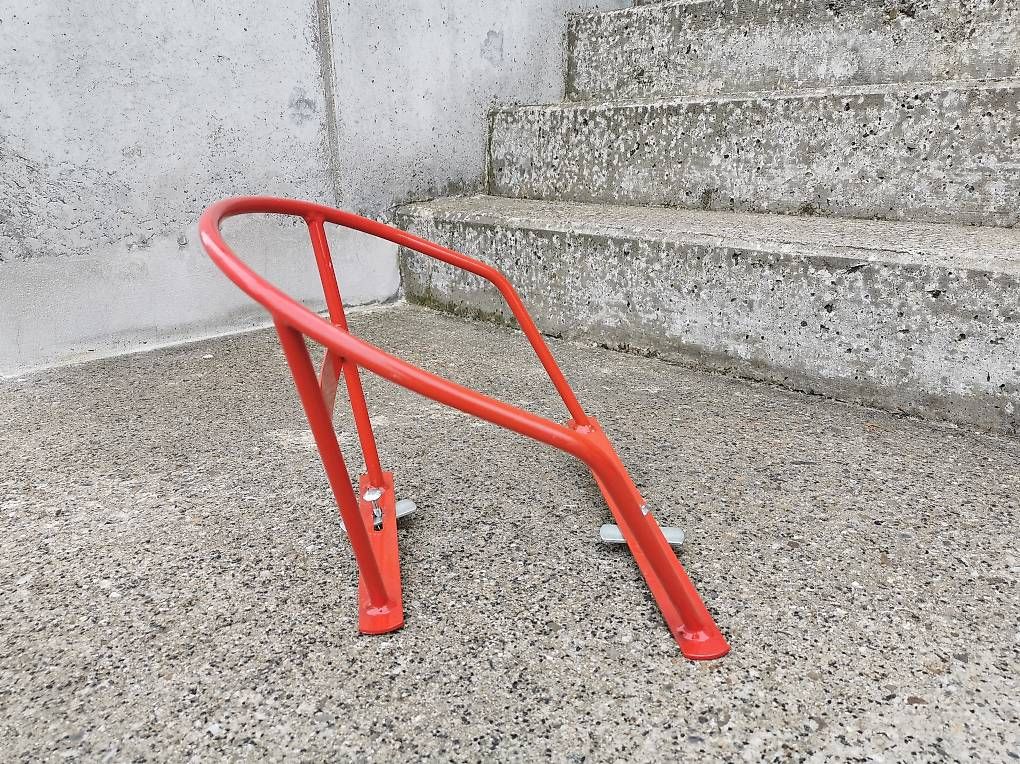 Slitta: Schlittenlehne aus Stahl – Usato da Herisau venduto da mum_pj95 2