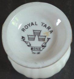 Altre Stoviglie: Vintage Royal Tara Eierbecher – Usato da Wolfhalden venduto da Elisabeth_b 1